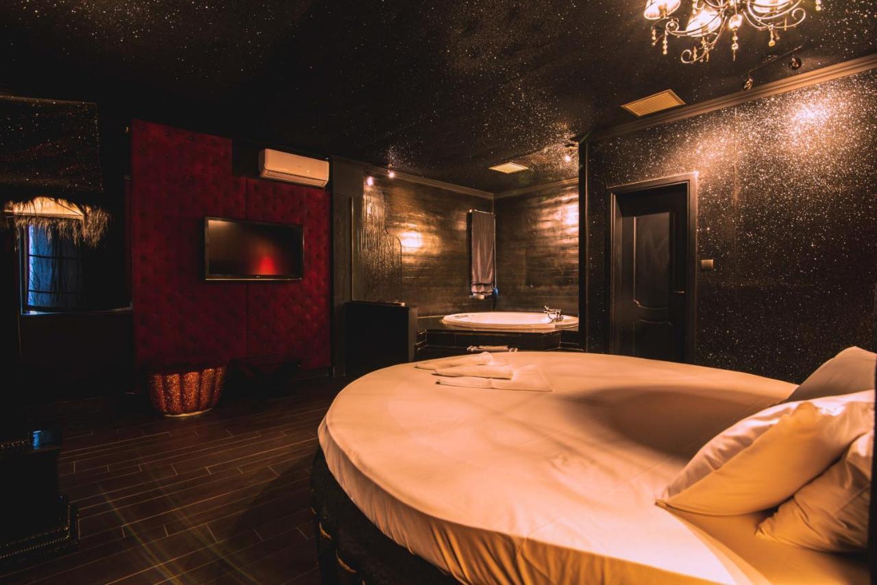 Ruby Rooms Kifisia - Adults Only Athens Exterior photo